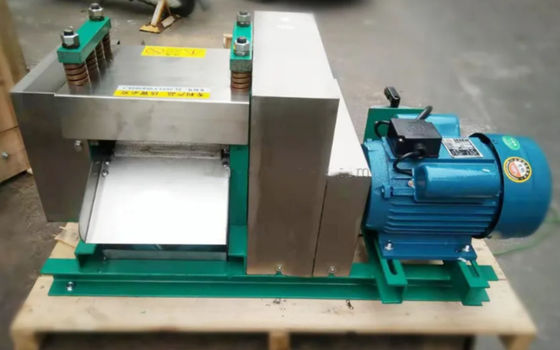 Grand Sugar Cane Juicer Squeezer Machine industriel 0.5T - 4T